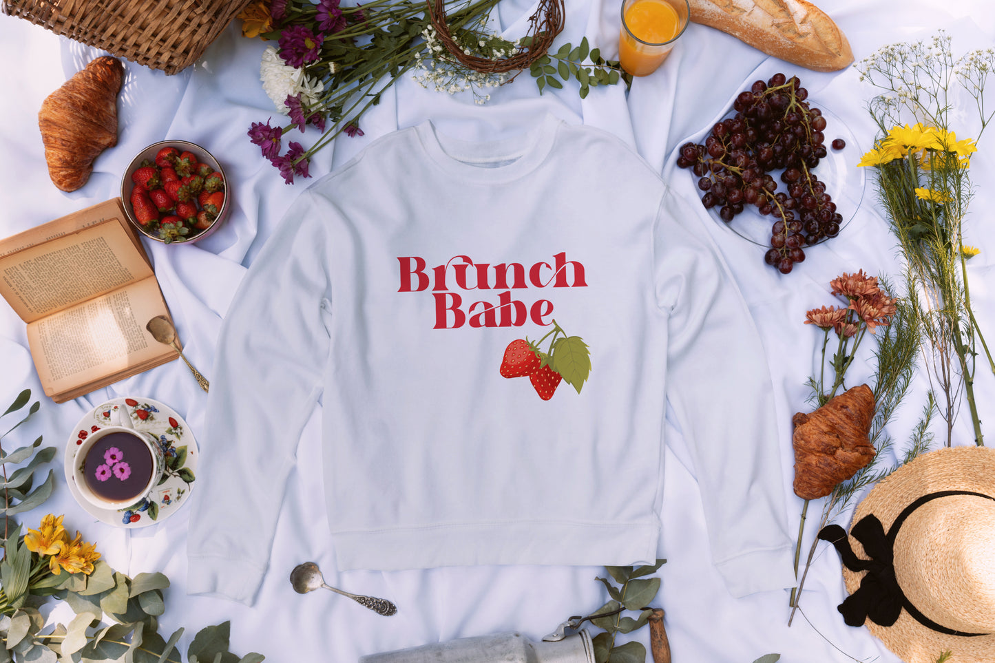 šBrunch Babe Sweatshirtš